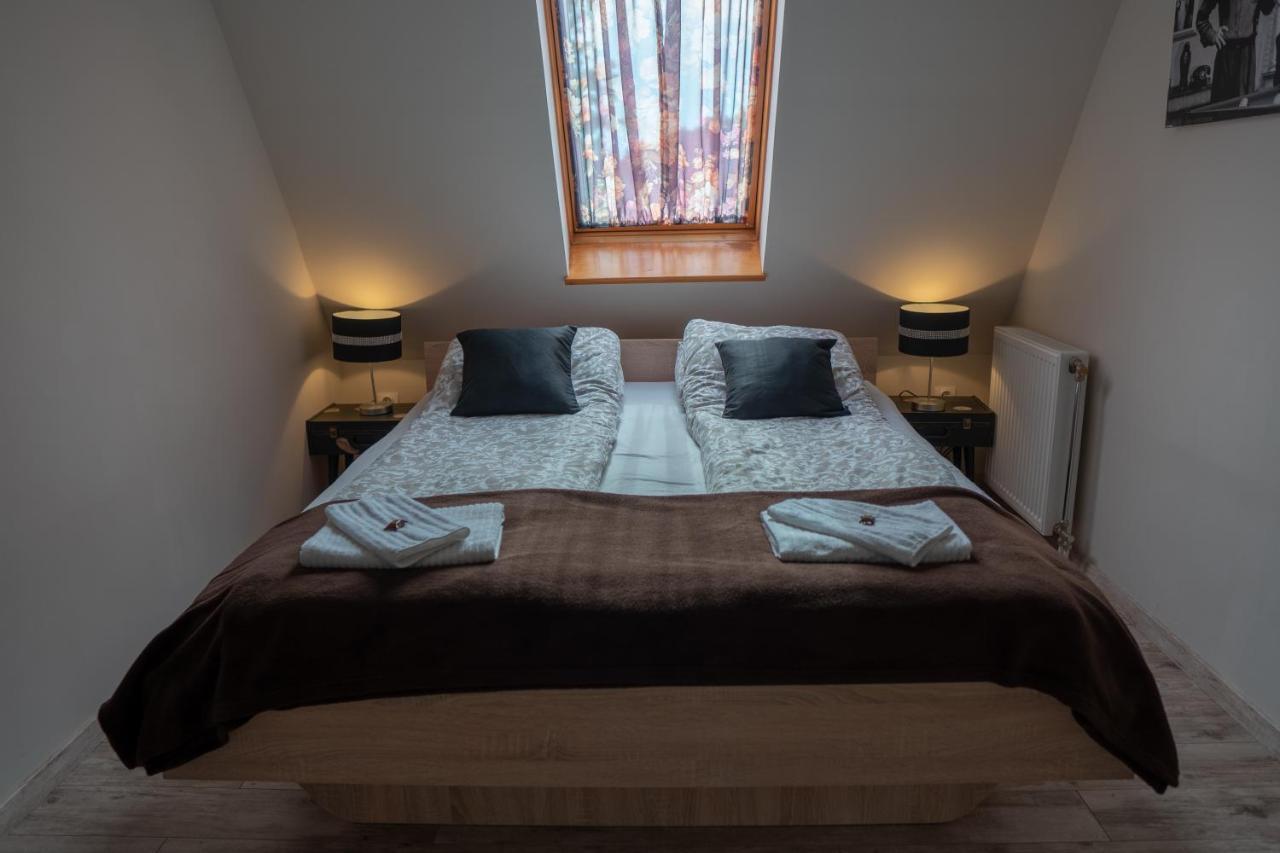 F57 - Franko Csaladi Panzio Bed & Breakfast Balatonlelle Exterior foto