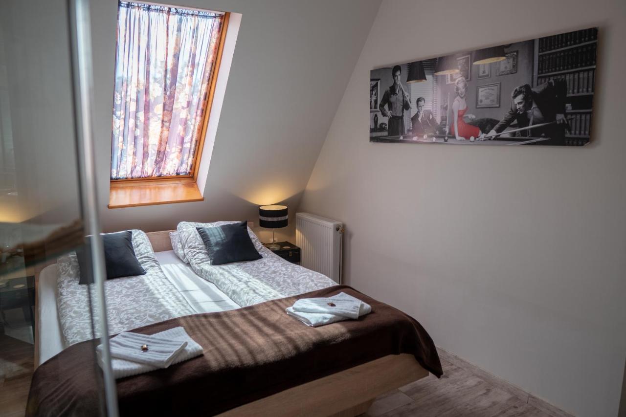 F57 - Franko Csaladi Panzio Bed & Breakfast Balatonlelle Exterior foto